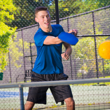 How to serve in pickleball