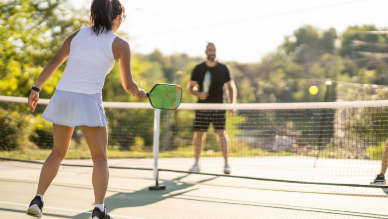 4 Pro Tips for the Offensive Lob in Pickleball and How to Defend It