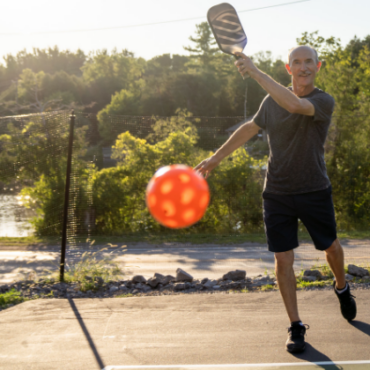 4 Pro Tips for the Offensive Lob in Pickleball and How to Defend It